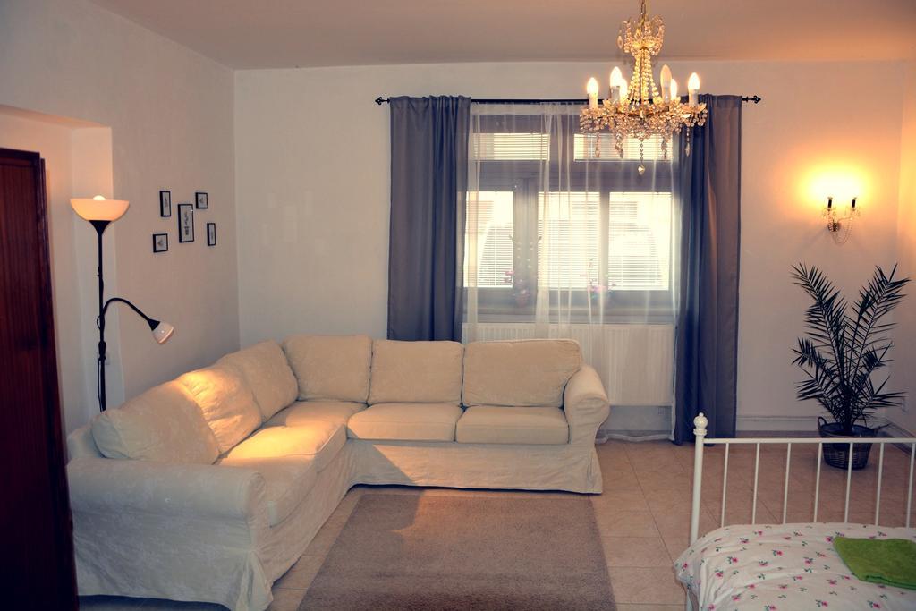 Apartmany Pod Putimskou Branou Písek Exteriör bild
