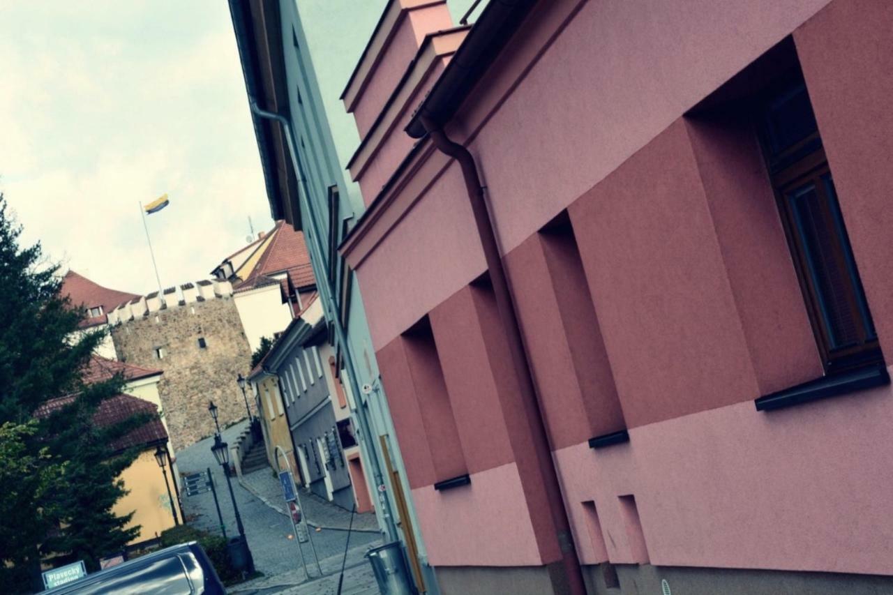 Apartmany Pod Putimskou Branou Písek Exteriör bild